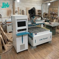 Machine de nesting CNC ATC linéaire d'entrée de gamme 1325 avec magazine de 12 outils pour panneaux de bois