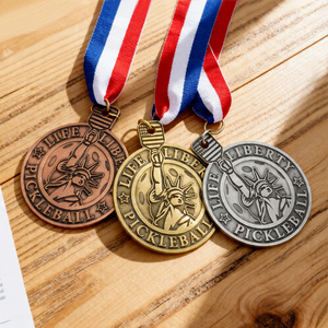 Medalla de Pickleball Personalizada de Lujo, Medallón de Aleación de Zinc con Diseño de Esmalte Suave para Ganadores de Maratones - Product Image 1