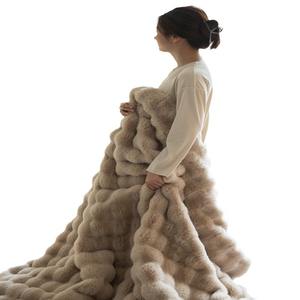 Vente directe d'usine, <span class=keywords><strong>couverture</strong></span> de canapé et de sieste de bureau en <span class=keywords><strong>fourrure</strong></span> de lapin, velours à bulles, double face, épaissie, toutes saisons - Product Image 5