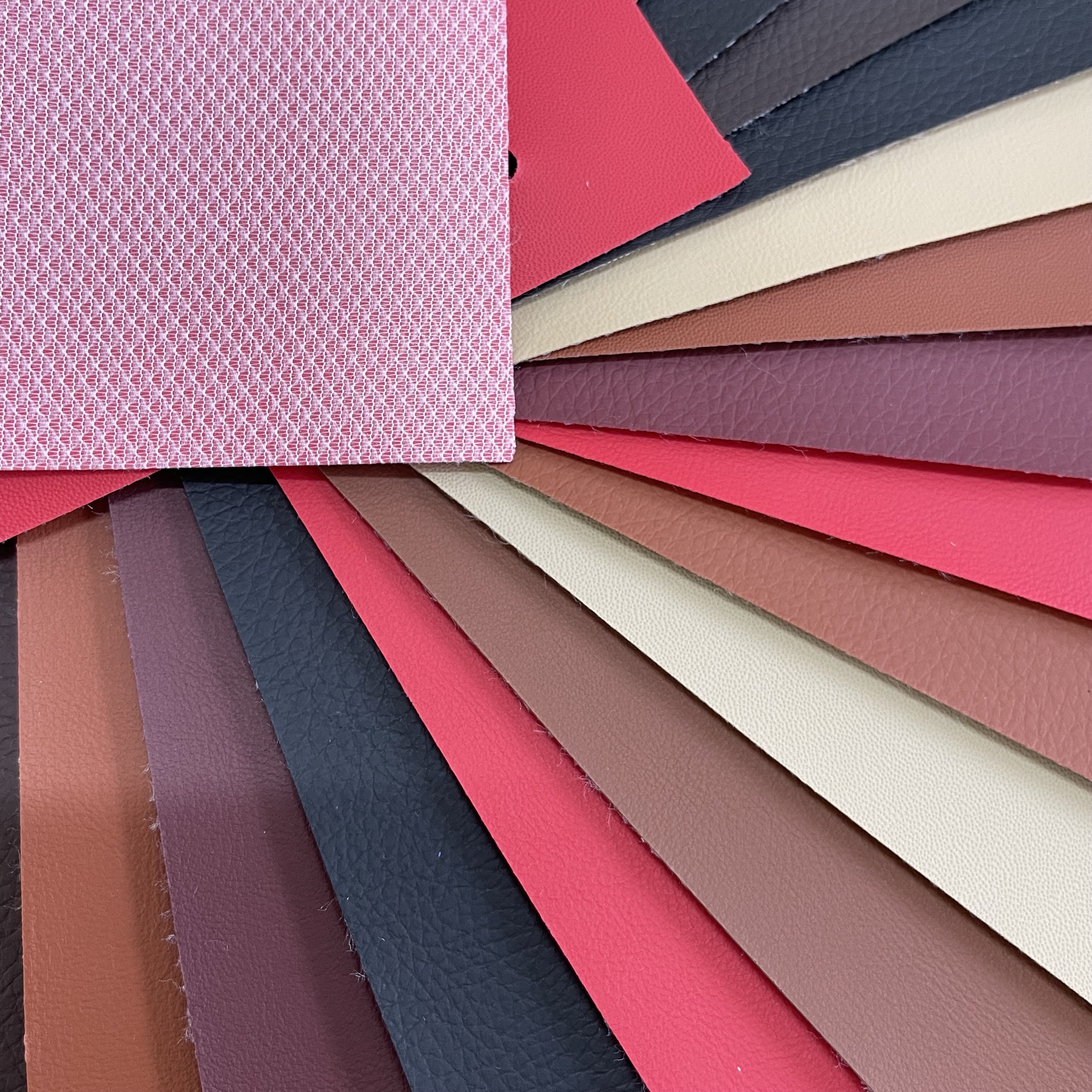 PVC Synthetic Leather Material Custom Color Water Resistant Wrinkle Resistant Abrasion-Resistant 0.5-1.2mm Thickness for Garment
