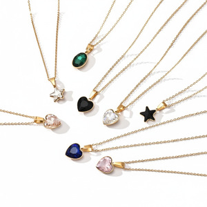 Collar con Colgante de Circonita para Mujer, Simple y Elegante, de Acero Inoxidable, con Forma de Corazón y Estrella, para Uso Diario, Ligero y Moderno - Product Image 1