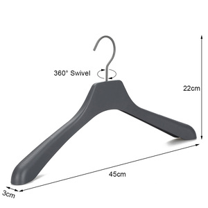 Percha de plástico negro antideslizante con logotipo personalizado barato para traje de abrigo - Product Image 3