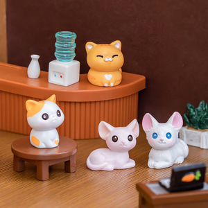 ตุ๊กตาสัตว์การ์ตูนน่ารัก ตุ๊กตาแมวน้อยจิ๋ว ของตกแต่งเรซิ่นสำหรับรถยนต์ สำนักงาน โต๊ะทำงาน คาเฟ่ ร้านอาหาร ของตกแต่งบ้าน งานฝีมือ - Product Image 1
