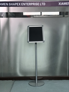 Porta Menús de Metal para Mesa, Elegante Soporte para Menús para Bar, Hotel y Restaurante - Product Image 2