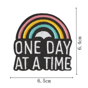 Nouveau Patch thermocollant noir avec broderie anglaise de lettres et mots motivants pour la décoration de vêtements et de pantalons - Product Image 6