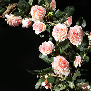 Guirlande de roses artificielles en soie pour décoration murale, idéale pour salon, clôture ou cache-tuyau de climatisation - Product Image 2