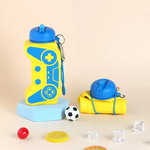 New Design BPA Free Game Shape Collapsible Silicone Water Bottles Thermal Insulation Applicable for Camping Travel Unisex - Product Image 4