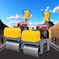 Rouleau compacteur vibrant diesel professionnel à double tambour avec double entraînement hydraulique pour l'entretien des couches de fond de sol et des couches de surface routière