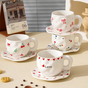 Ensemble tasse et soucoupe en céramique peintes à la main de style coréen, tasse à café créative irrégulière - Product Image 1