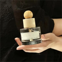 Bouteille ronde de 50ML, 100ML, 150ML, 200ML, diffuseur de roseaux en verre, aromathérapie, désodorisant de voiture avec couvercles en bois