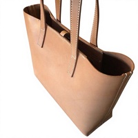 Tas Tangan Wanita Kulit Asli Desain Modern Personalisasi Resleting Tahan Air Ringan Kapasitas Besar Dukungan OEM