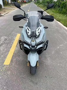 <span class=keywords><strong>Scooter</strong></span> d'aventure SYM Husky ADV 150 150cc d'occasion <span class=keywords><strong>pas</strong></span> <span class=keywords><strong>cher</strong></span>, gris clair, avec barre anti-chute, à vendre - Product Image 1