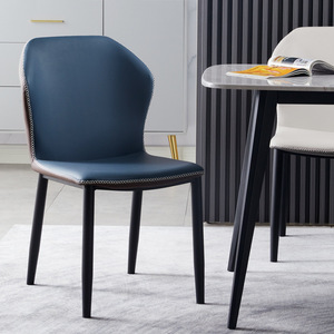 <span class=keywords><strong>Sedie</strong></span> da Pranzo Ergonomiche con Imbottitura in Schiuma ad Alta Densità, Schienale Confortevole, Rivestimento in <span class=keywords><strong>Ecopelle</strong></span> e Gambe in Metallo - Product Image 4