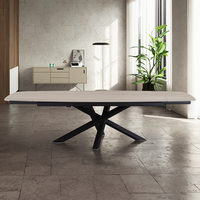 Une usine chinoise vend des meubles de salle à manger en verre trempé 8 places personnalisés, modernes, légers, sur pieds en métal de luxe, en céramique pour table