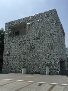 Panneaux de mur-rideau contemporains en aluminium avec découpes géométriques pour l'extérieur des bâtiments, revêtement poudré anti-corrosion - Product Image 5