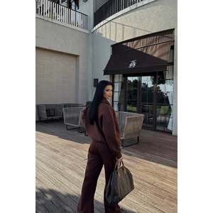 Ensembles de costumes pour femmes avec détails de fermeture éclair marron - Product Image 3
