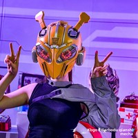 Casco Killerbody Bumblebee, Máscara Transformable 1:1, con Luces LED y Control por Botones, en Chino/Inglés