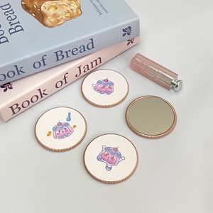 Modern stil Mini Metal cep aynası özel Logo taşınabilir kompakt tasarım kadın makyaj için seyahat hediyesi döküm Metal - Product Image 1