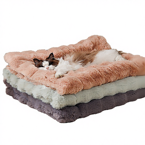 Manta de Felpa Grande y Suave para Perros y Gatos, Venta al por Mayor de Fábrica, Mantiene el Calor, Antiarañazos, Lavable, Diseño de Lujo - Product Image 3