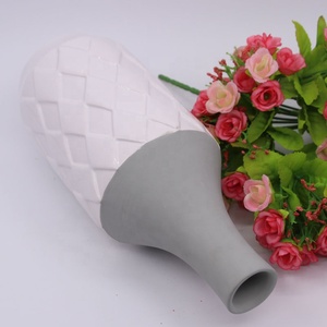 Vase en céramique moderne bicolore avec motif géométrique en relief, <span class=keywords><strong>pot</strong></span> à fleurs décoratif en porcelaine pour la décoration <span class=keywords><strong>de</strong></span> la maison et des hôtels, vente en gros - Product Image 5