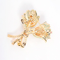 Broche de luxe haut de gamme, créative et raffinée, fleur de poitrine élégante et polyvalente, accessoire pour femme