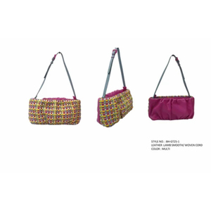 Sac à main en cuir matelassé de qualité supérieure pour femmes - Sac de voyage élégant et décontracté avec fermeture éclair, détail en cordon tissé, bandoulière, capacité de 1L - Product Image 1