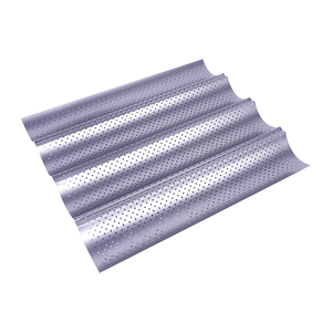 Plaque de cuisson baguette en acier au carbone de 0,5 mm avec design perforé, revêtement antiadhésif, écologique, compatible four et lave-vaisselle - Product Image 5