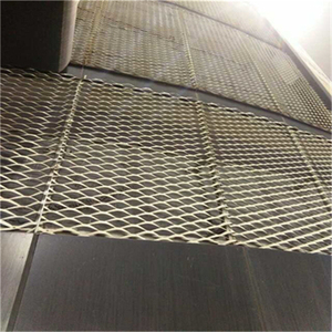 Revêtement en aluminium avec procédé de moulage en maille, finition texturée métallique, façade extérieure d'un centre commercial - Product Image 3