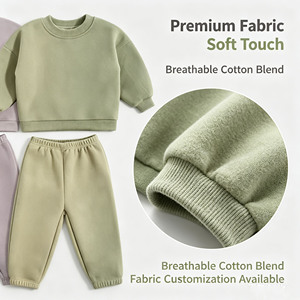 Tuta Sportiva Personalizzata per Bambini, Set Casual Minimalista con Felpa Girocollo e Pantaloni Jogger con Polsini Elastici, Completo Coordinato in 2 Pezzi per Ragazze - Product Image 2