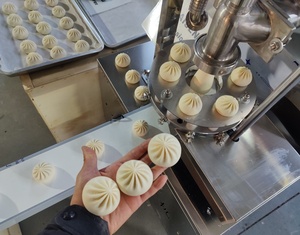 <span class=keywords><strong>Machine</strong></span> Commerciale Automatique pour la Fabrication de Pains Vapeur Fourrés, de Dumplings <span class=keywords><strong>à</strong></span> la Soupe, de Momo, de Kibbeh, de Xiaolongbao, de Baozi et de Bao - Product Image 3