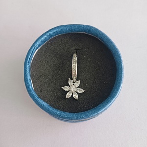 Anelli per <span class=keywords><strong>Piercing</strong></span> all'<span class=keywords><strong>Ombelico</strong></span> Sexy e Trendy in <span class=keywords><strong>Oro</strong></span>, Argento e Multicolore con Fiore Pendente in Zircone, Gioielli per il Corpo - Product Image 6