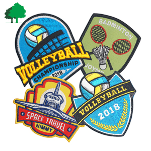 <span class=keywords><strong>Écussons</strong></span> sportifs brodés 3D personnalisés de haute qualité, thermocollants, en <span class=keywords><strong>tissu</strong></span> sergé, <span class=keywords><strong>pour</strong></span> uniformes de football et de basketball - Product Image 1