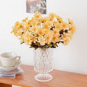 Bouquet de marguerites artificielles Yifeng, arrangement floral en soie pour la décoration de la maison et des mariages, art floral élégant - Product Image 4