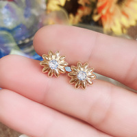Kadınlar için Ayçiçeği Kübik Zirkonya Küpe, 12mm, Altın Kaplama Pirinç Çiçekli Kulak Çivileri, Altın
