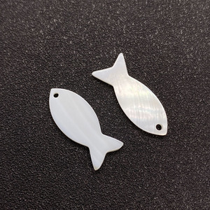 Cheap Freshwater Oyster White <strong>Shell</strong> <strong>Fish</strong> Charm Pendant Mother of Pearl Bead for DIY <strong>Jewelry</strong> Making - Product Image 5