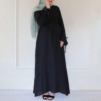 Abaya noire élégante et modeste pour femme musulmane, taille empire avec détail de nouage aux poignets, en crêpe mat de qualité supérieure, étiquette personnalisée, commande en gros, mode féminine musulmane