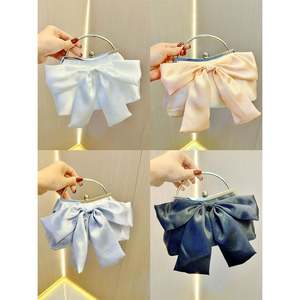 Bolsa de Nuvem Quadrada para Mulheres com Brilho de Cristal de Pedra Diamante, Presente de Aniversário Personalizado com Logo, Bolsas de Cetim para Festas <span class=keywords><strong>2025</strong></span> - Product Image 1