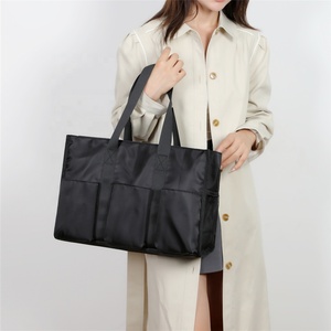 Bolsas de poliéster personalizadas para la playa, bolsa de mano con varios bolsillos, bolsa de asas organizadora con cremallera superior con logotipo, bolsa de asas con bolsillos - Product Image 6