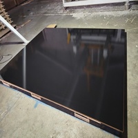 Panneau MDF mélaminé de qualité E1, résistant à l'humidité, pour meubles de bureau et de cuisine, panneau décoratif lisse et durable pour l'utilisation dans les armoires murales