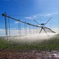 Système d'irrigation agricole à pivot central, économie d'énergie, pompe solaire diesel mobile à remorquage latéral, prix usine, moteur à engrenages