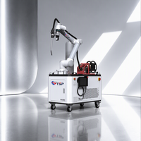 Robot collaboratif de soudage laser avec vision haute précision et algorithmes d'IA pour le positionnement des points de soudure