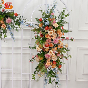 การจัดดอกไม้ตกแต่งงานปาร์ตี้ SMOOTH Events จัดวางดอกไม้บริเวณมุมแชมเปญสำหรับฉากหลังงานแต่งงาน - Product Image 2