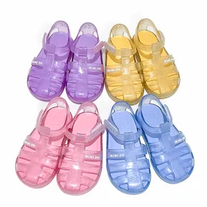 أحذية مصارع صغيرة للأطفال DD ألوان واضحة ولامعة أحذية للأولاد والبنات للخروج صنادل جيلي ناعمة ومبهجة للأطفال