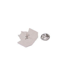 Lindo gatito broche letras inglesas dados de 12 caras insignia de Metal accesorios pequeños alfileres de solapa al por mayor para mochilas Pin de mochila - Product Image 5