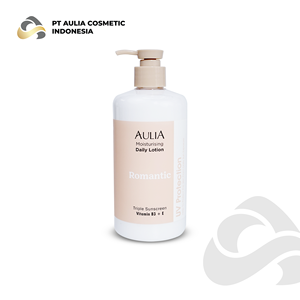 Loción corporal hidratante de triple acción con protector solar y vitamina B para iluminar la piel e hidratación duradera - Product Image 2