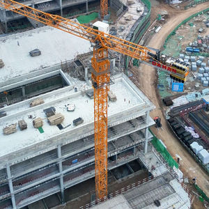 Grue à tour autoportante à plateforme plate QTZ125-6015 de 10 tonnes, hauteur de levage de 200 m (Plus de modèles en vente) - Product Image 2