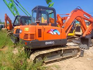 Mini Excavadora hidráulica usada DOOSAN DH60 Precio bajo Buen estado Mini excavadora usada sobre orugas DOOSAN DH 55 DX60 DX55 en venta - Product Image 4