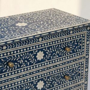 Table de chevet en bois artisanale à 3 tiroirs, motif floral traditionnel, meubles de chambre à coucher anciens, commande en gros depuis l'Inde - Product Image 4