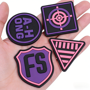 卸売カスタマイズ カスタムデザイン 花柄 エコフレンドリー 3Dロゴオプション ゴム素材 アイロン接着パッチ 衣類用パッチ - Product Image 1