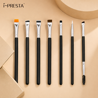 Ensemble de pinceaux professionnels pour le maquillage des sourcils et des yeux, 7 pièces, manche en bois noir, poils synthétiques doux